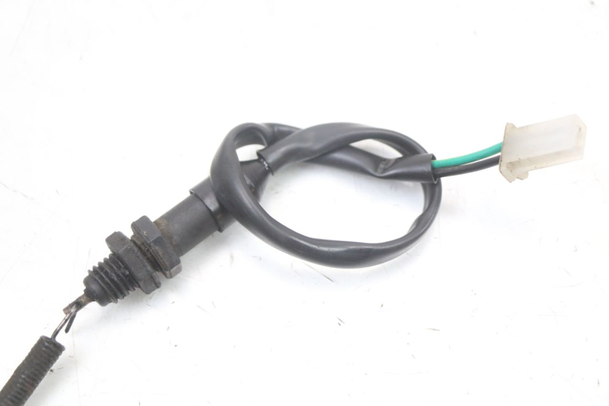 photo de CONTACTEUR FEU STOP ARRIERE SYM XS 125 (2007 - 2016) - Gros plan technique