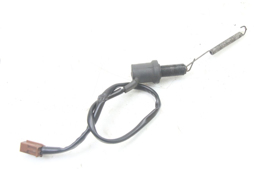 photo de CONTACTEUR FEU STOP ARRIERE YAMAHA FZS FAZER 600 (2001 - 2003) - Zoom état d’usage