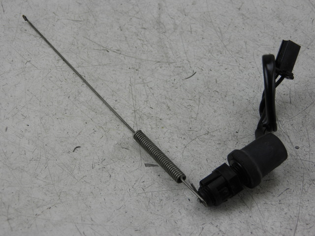 photo de CONTACTEUR FEU STOP ARRIERE YAMAHA XJR 1300 (2002 - 2006) - Zoom état d’usage