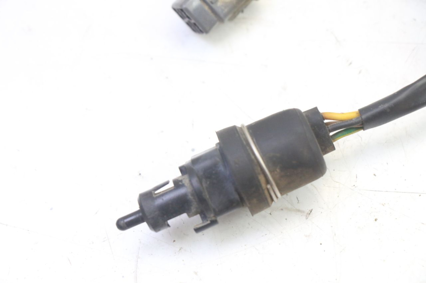 photo de CONTACTEUR FEU STOP ARRIERE YAMAHA YFM BRUIN 350 (2003 - 2009) - Zoom état d’usage