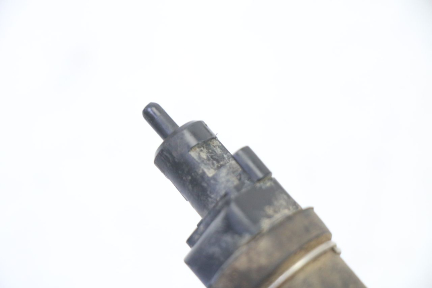 photo de CONTACTEUR FEU STOP ARRIERE YAMAHA YFM BRUIN 350 (2003 - 2009) - Autre angle de vue