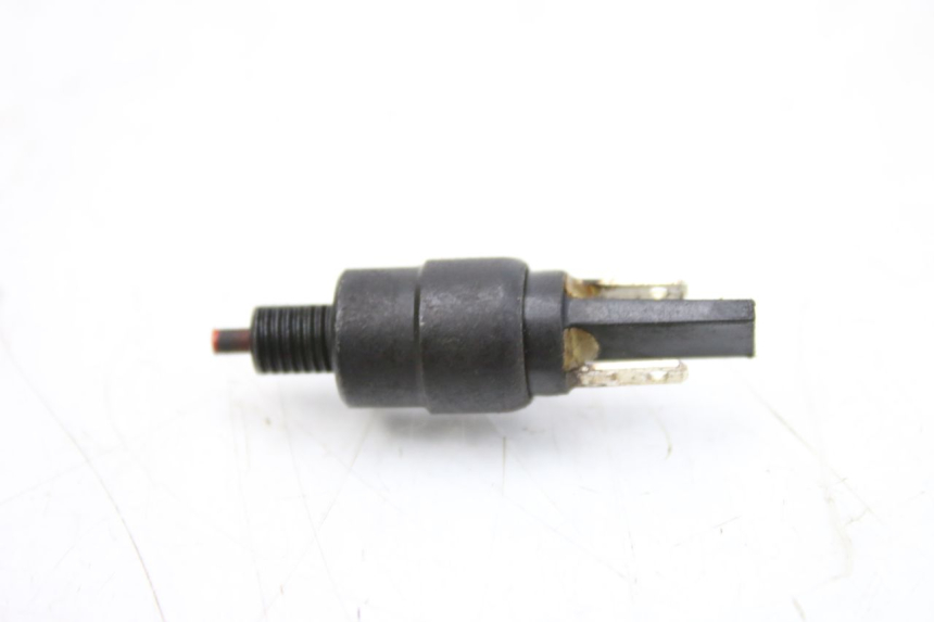 photo de CONTACTEUR FEU STOP ARRIERE PIAGGIO ZIP 4T 50 (2018 - 2020) - Zoom état d’usage