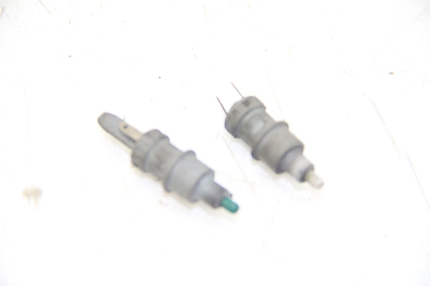 photo de CONTACTEUR FEU STOP MBK BOOSTER SPIRIT 50 (1999 - 2003) - Vue principale