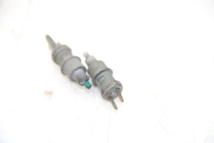 photo de CONTACTEUR FEU STOP MBK BOOSTER SPIRIT 50 (1999 - 2003) - Détail de la pièce