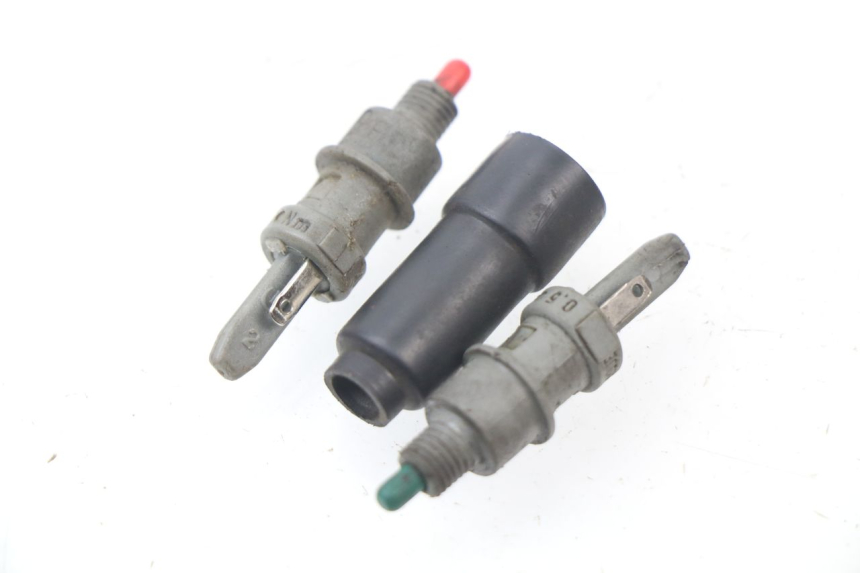 photo de CONTACTEUR FEU STOP YAMAHA BW'S 50 (1999 - 2003) - Détail de la pièce