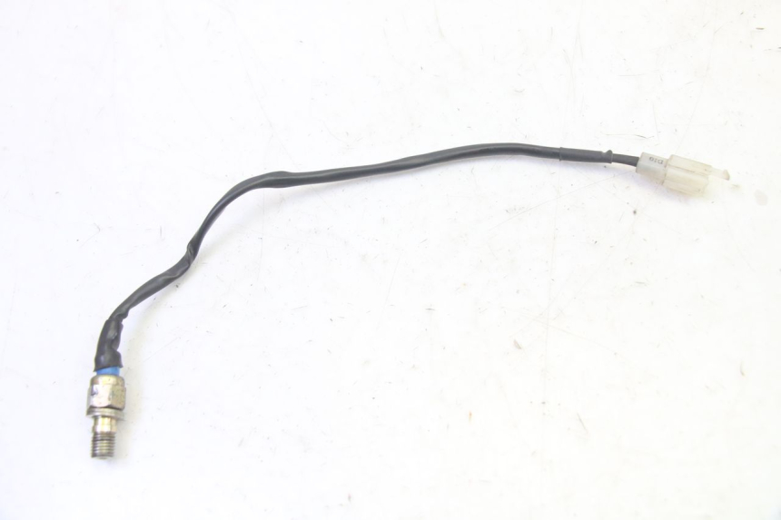 photo de CONTACTEUR FEU STOP DROIT ADIVA AD3 300 (2014 - 2020) - Vue principale