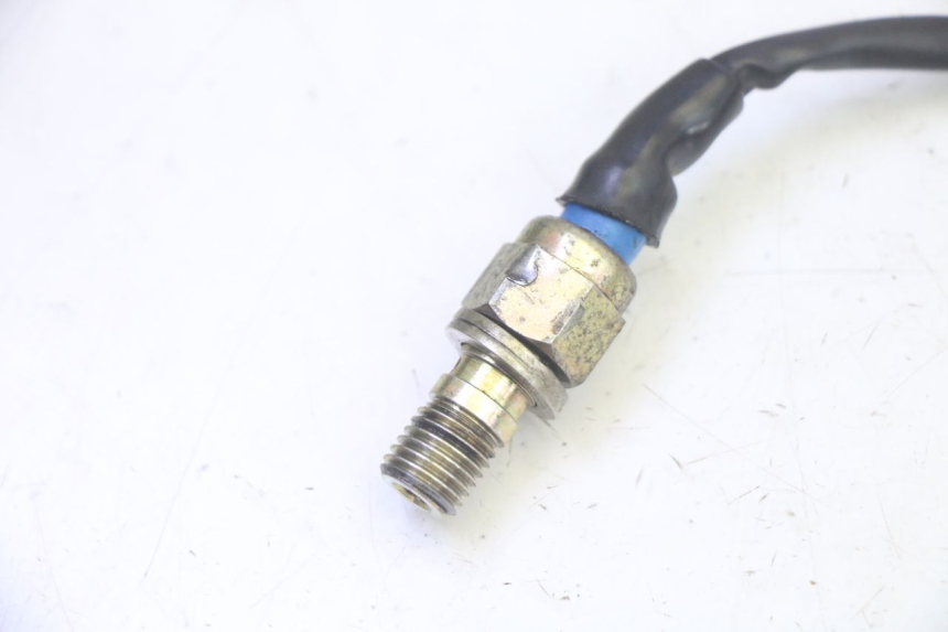 photo de CONTACTEUR FEU STOP DROIT ADIVA AD3 300 (2014 - 2020) - Zoom état d’usage