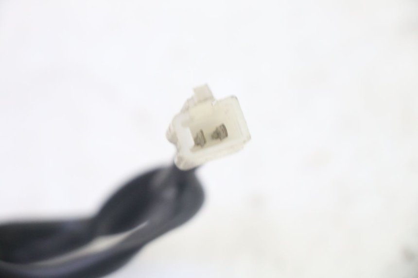 photo de CONTACTEUR FEU STOP DROIT ADIVA AD3 300 (2014 - 2020) - Gros plan technique