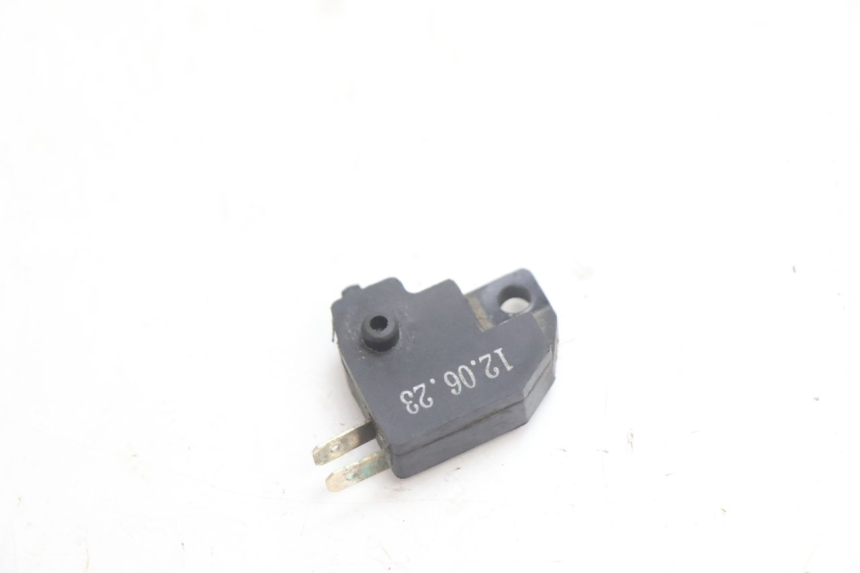 photo de CONTACTEUR FEU STOP DROIT KYMCO AGILITY 4T 10" 50 (2005 - 2018) - Zoom état d’usage