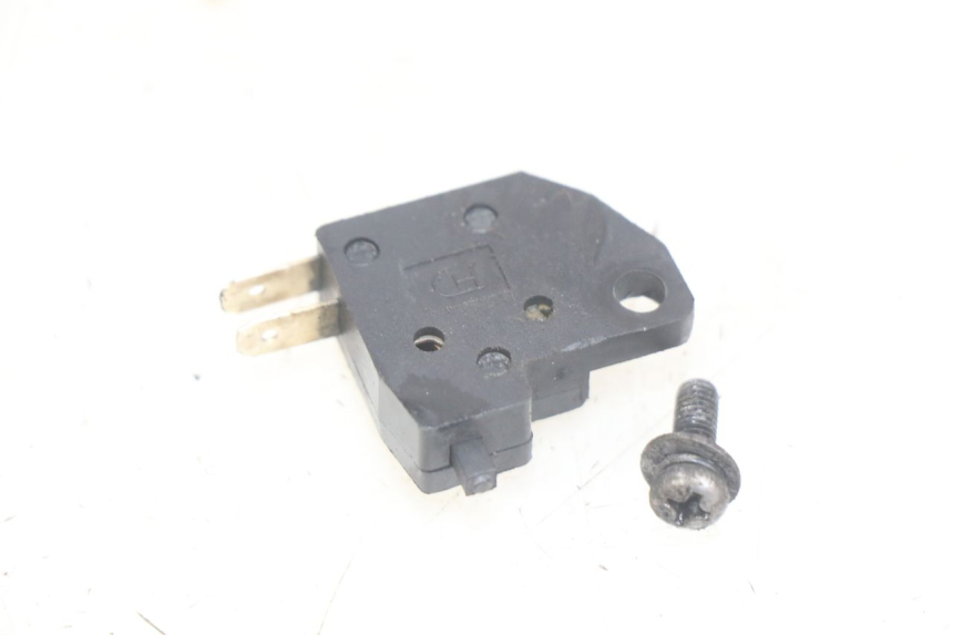 photo de CONTACTEUR FEU STOP DROIT KYMCO AGILITY 4T 50 (2005 - 2018) - Vue principale