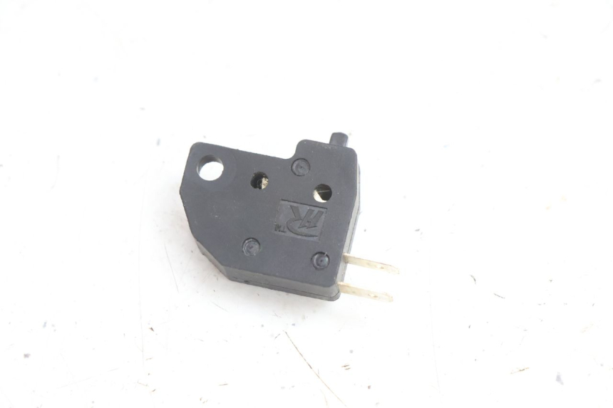photo de CONTACTEUR FEU STOP DROIT KYMCO AGILITY CITY 16P 125 (2015 - 2024) - Vue principale