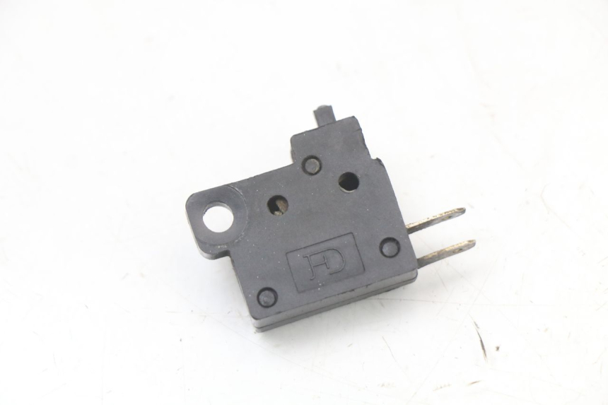 photo de CONTACTEUR FEU STOP DROIT KYMCO AGILITY RS 4T 50 (2009 - 2013) - Zoom état d’usage