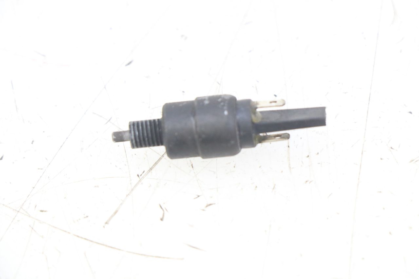photo de CONTACTEUR FEU STOP DROIT APRILIA ATLANTIC 500 (2002 - 2003) - Zoom état d’usage