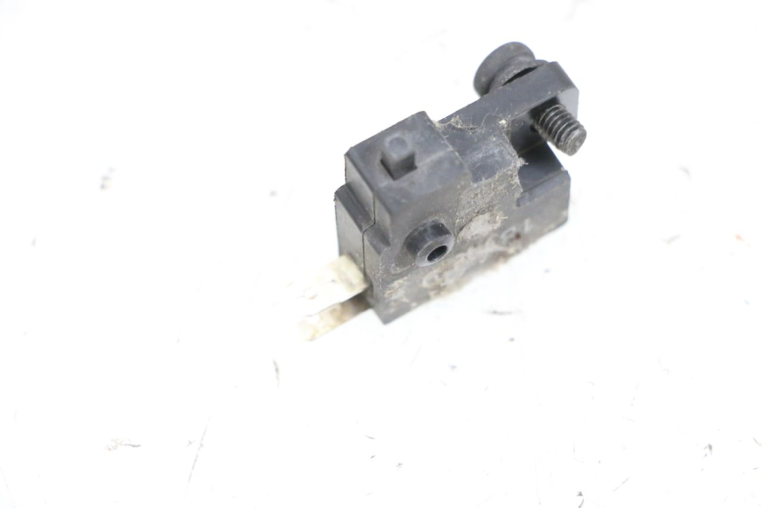 photo de CONTACTEUR FEU STOP DROIT MAG POWER BOMBERS 4T 50 (2016 - 2026) - Zoom état d’usage