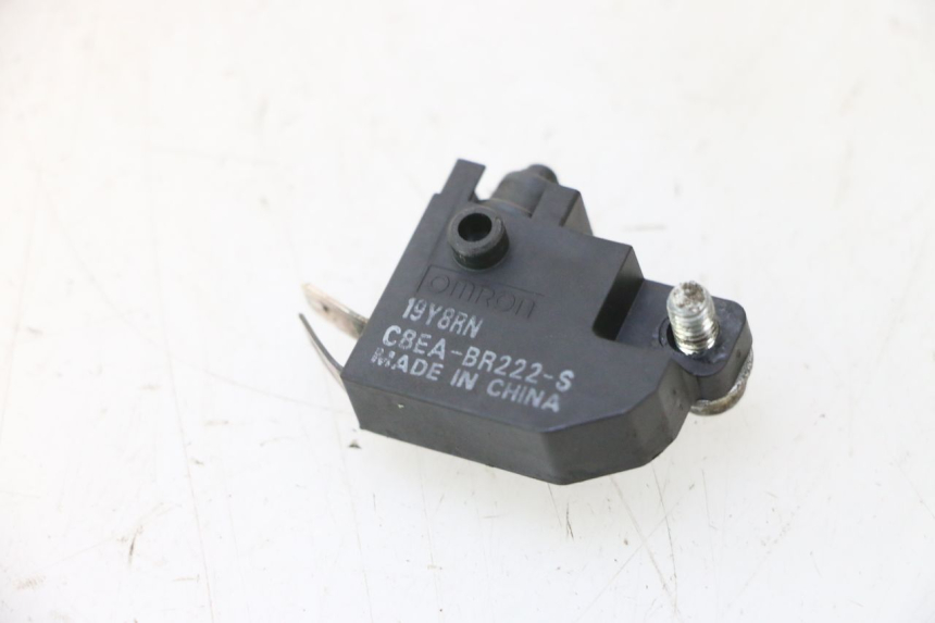 photo de CONTACTEUR FEU STOP DROIT SUZUKI BURGMAN 125 (2007 - 2014) - Zoom état d’usage