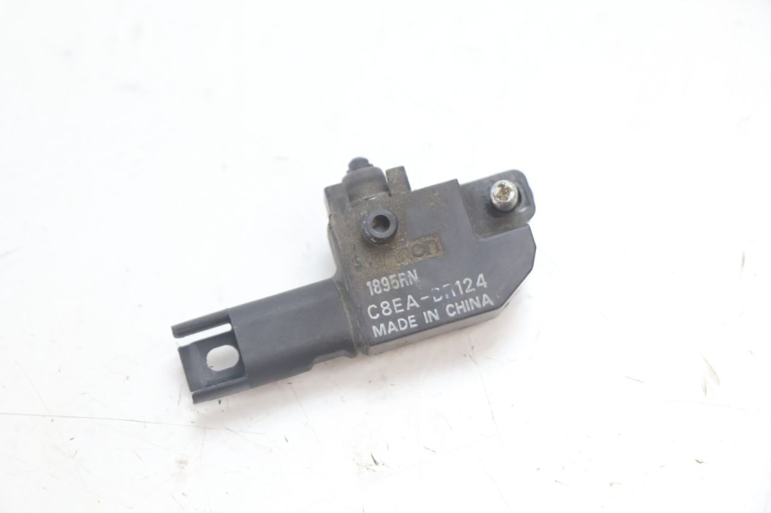 photo de CONTACTEUR FEU STOP DROIT BMW C SPORT 650 (2015 - 2021) - Zoom état d’usage