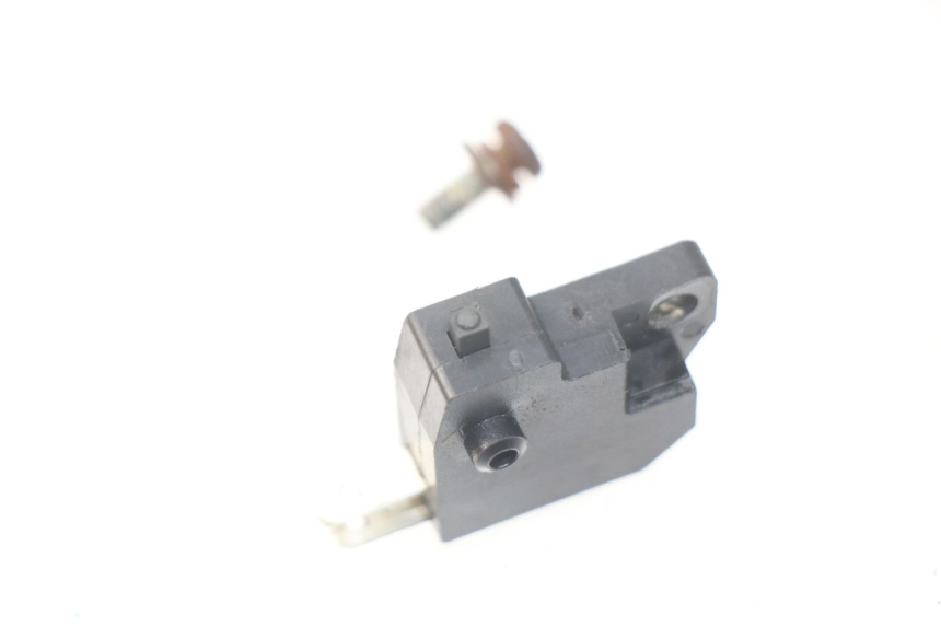 photo de CONTACTEUR FEU STOP DROIT SYM CROX 4T 50 (2016 - 2023) - Détail de la pièce