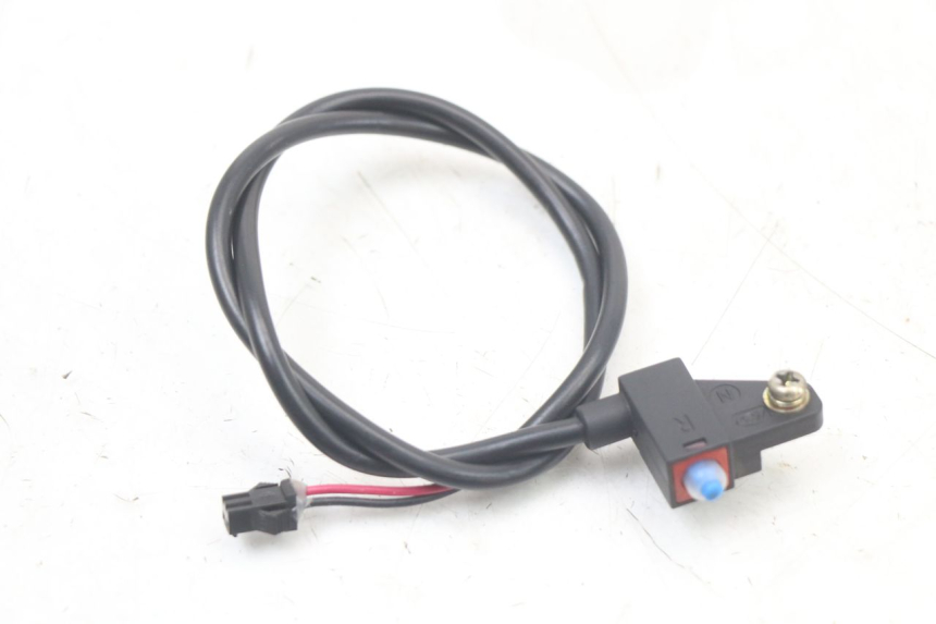 photo de CONTACTEUR FEU STOP DROIT WAYSCRAL E-START 1 (2018 - 2022) - Autre angle de vue