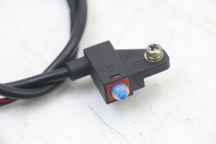 photo de CONTACTEUR FEU STOP DROIT WAYSCRAL E-START 1 (2018 - 2022) - Gros plan technique