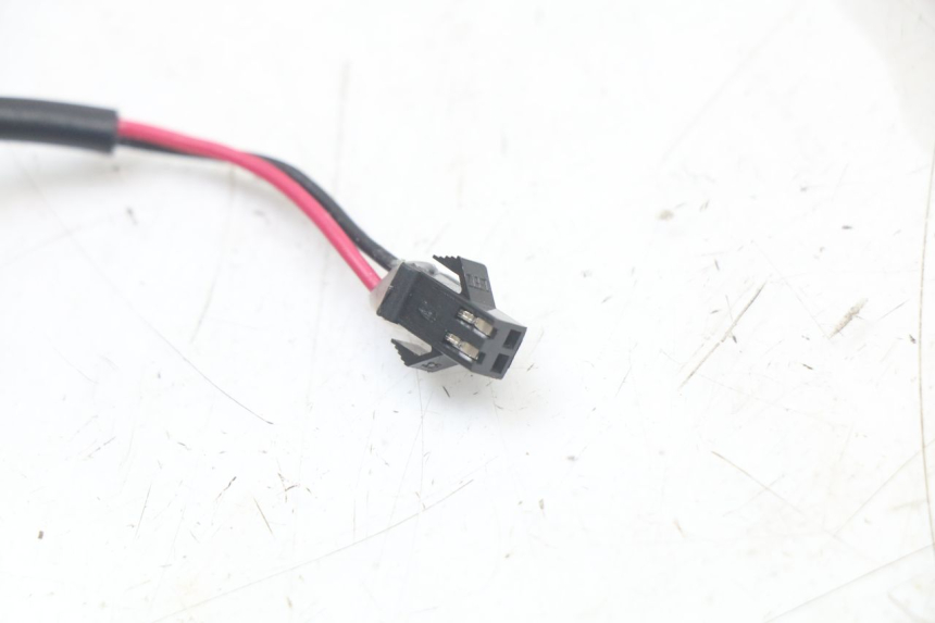 photo de CONTACTEUR FEU STOP DROIT WAYSCRAL E-START 1 (2018 - 2022) - Points de fixation