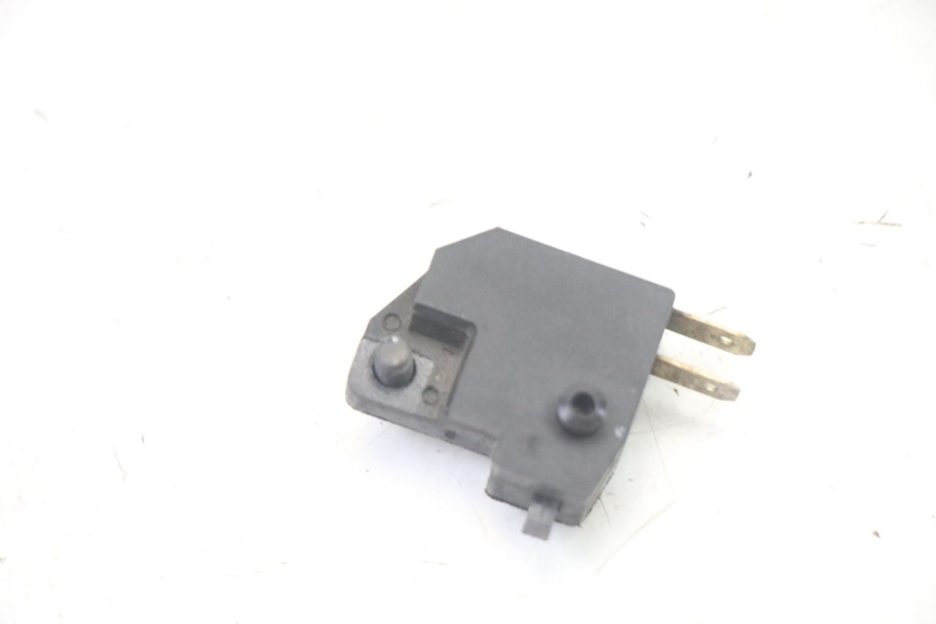 photo de CONTACTEUR FEU STOP DROIT SYM FIDDLE 125 (2008 - 2010) - Autre angle de vue