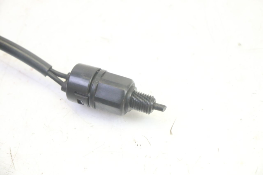 photo de CONTACTEUR FEU STOP DROIT PIAGGIO FLY 4T 50 (2013 - 2017) - Détail de la pièce