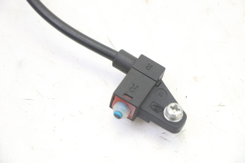 photo de CONTACTEUR FEU STOP DROIT VENESI FLY RETRO 4T 50 (2020 - 2025) - Autre angle de vue