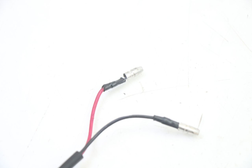 photo de CONTACTEUR FEU STOP DROIT VENESI FLY RETRO 4T 50 (2020 - 2025) - Points de fixation