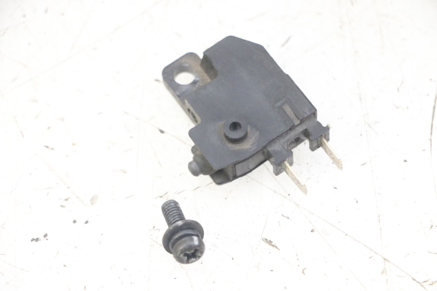 photo de CONTACTEUR FEU STOP DROIT HONDA FORZA ABS 300 (2013 - 2017) - Zoom état d’usage