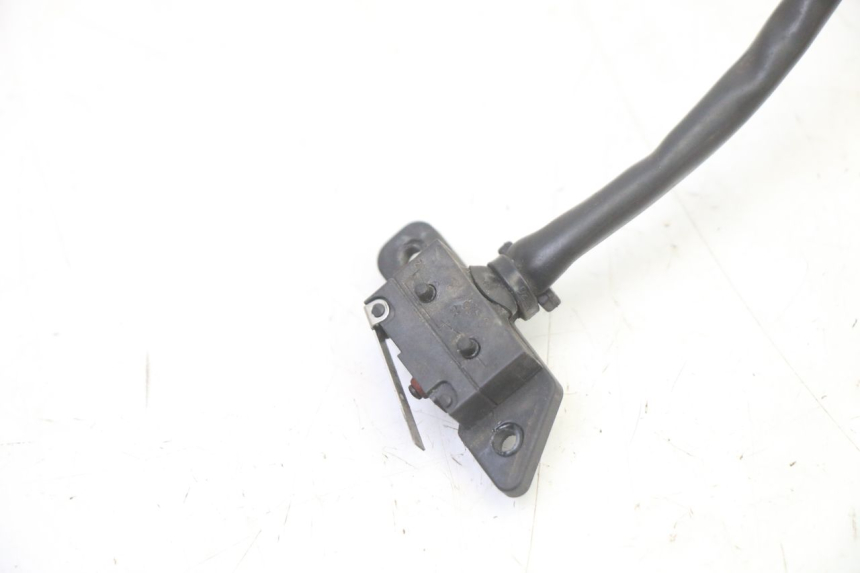 photo de CONTACTEUR FEU STOP DROIT BMW G310 R 310 (2016 - 2020) - Gros plan technique