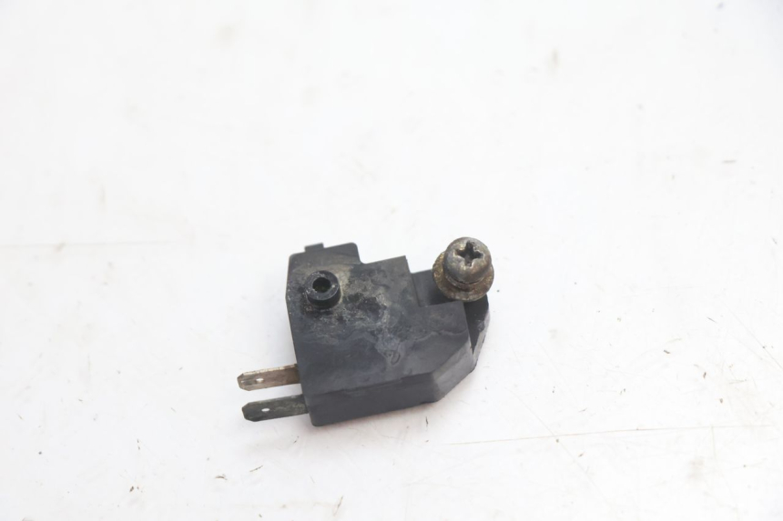 photo de CONTACTEUR FEU STOP DROIT KAWASAKI GPX F ZX750F 750 (1986 - 1990) - Vue principale