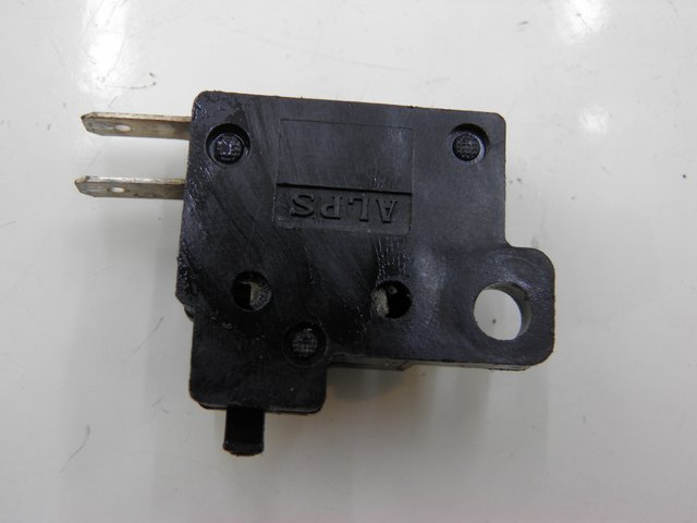 photo de Contacteur feu stop droit HONDA NHX LEAD 110 (2008 - 2010) - Vue principale