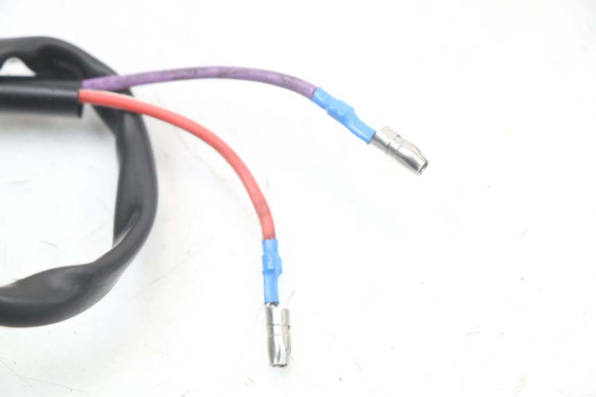 photo de CONTACTEUR FEU STOP DROIT KEEWAY HURRICANE 50 (2006 - 2019) - Gros plan technique