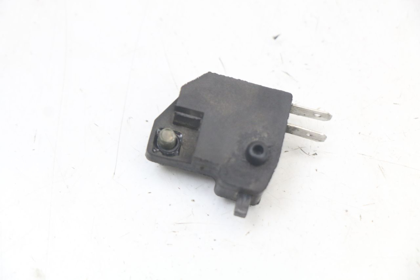 photo de CONTACTEUR FEU STOP DROIT JM MOTORS VX 125 (2022 - 2025) - Autre angle de vue