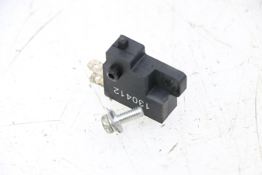 photo de CONTACTEUR FEU STOP DROIT SYM JOYMAX 125 (2010 - 2017) - Zoom état d’usage