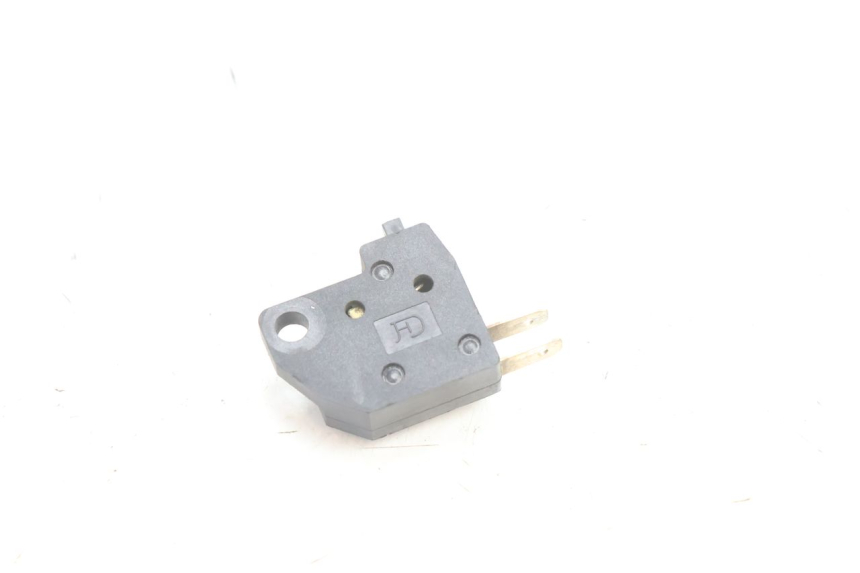 photo de CONTACTEUR FEU STOP DROIT PEUGEOT KISBEE 2T 50 (2010 - 2017) - Vue principale