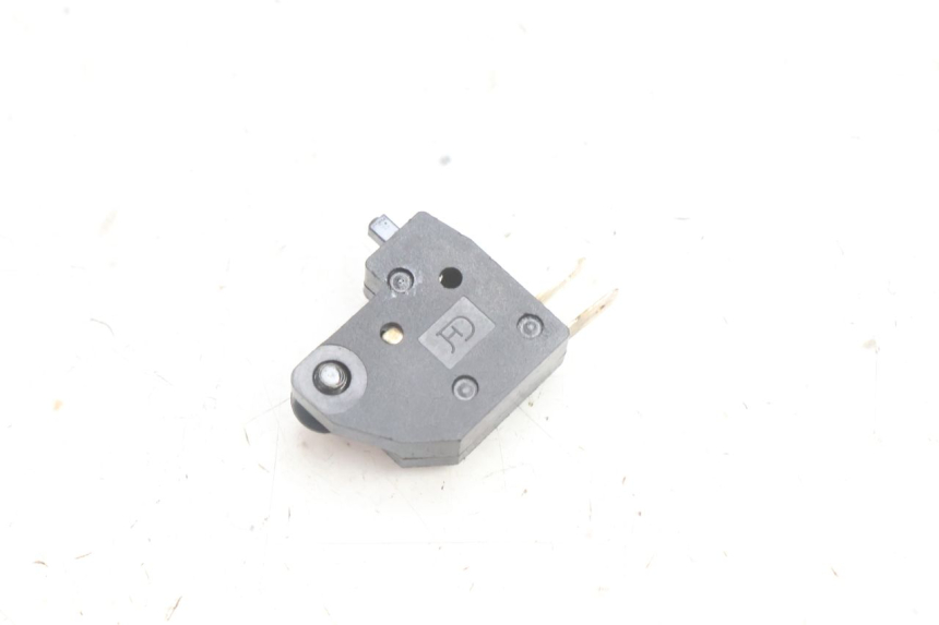 photo de CONTACTEUR FEU STOP DROIT PEUGEOT KISBEE 4T 50 (2010 - 2017) - Autre angle de vue