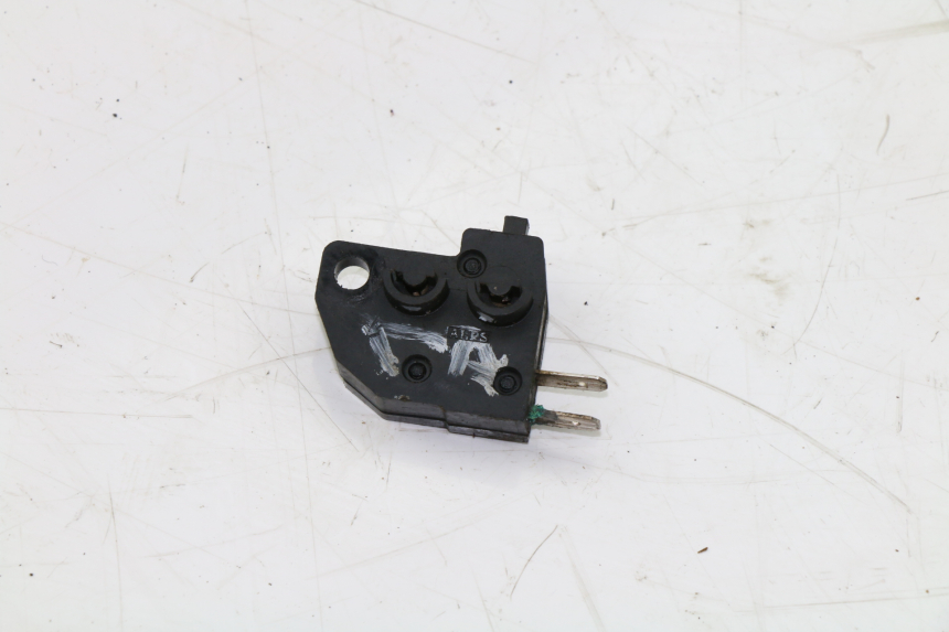 photo de CONTACTEUR FEU STOP DROIT KAWASAKI KVF EPS 4X4 BRUTE FORCE 750 (2012 - 2017) - Gros plan technique