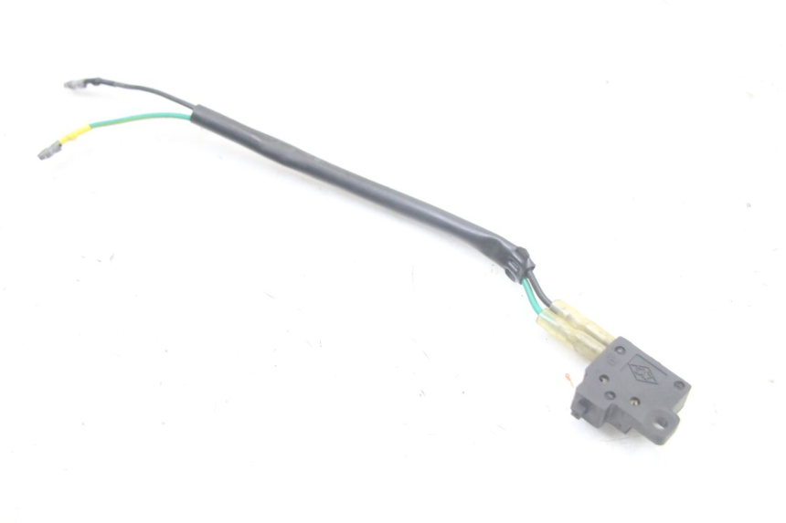 photo de CONTACTEUR FEU STOP DROIT KYMCO PEOPLE S 125 (2000 - 2008) - Zoom état d’usage