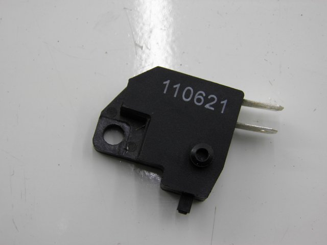 photo de CONTACTEUR FEU STOP DROIT KYMCO SUPER 8 2T 50 (2007 - 2013) - Vue principale