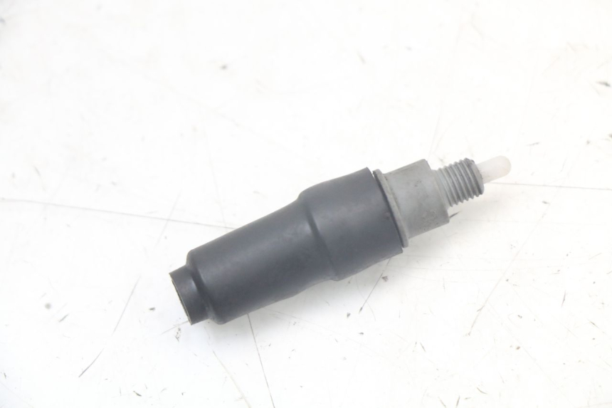 photo de CONTACTEUR FEU STOP DROIT MBK MACH G AC 50 (2002 - 2014) - Détail de la pièce