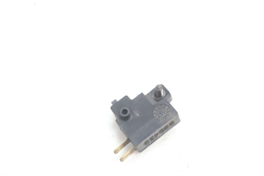 photo de CONTACTEUR FEU STOP DROIT KYMCO MOVIE S 125 (2009 - 2018) - Autre angle de vue