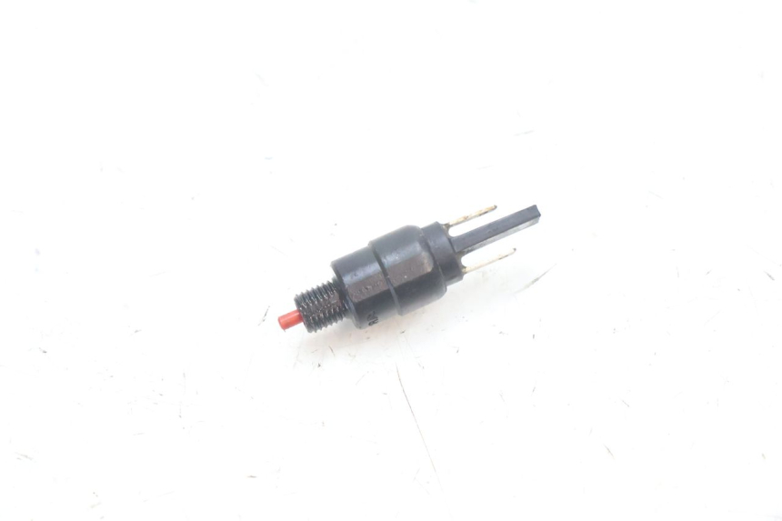 photo de CONTACTEUR FEU STOP DROIT PIAGGIO MP3 500 (2016 - 2018) - Vue principale