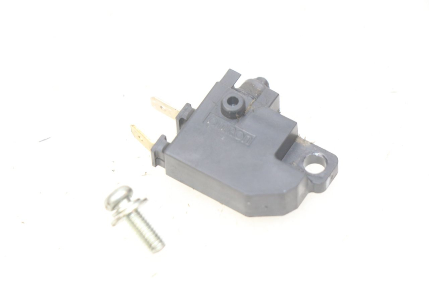 photo de CONTACTEUR FEU STOP DROIT YAMAHA N-MAX NMAX 125 (2017 - 2020) - Vue principale