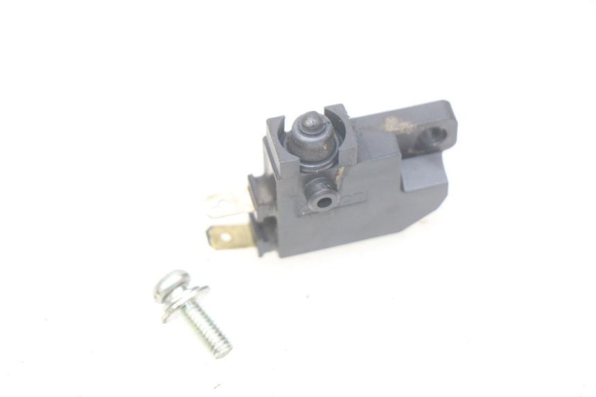 photo de CONTACTEUR FEU STOP DROIT YAMAHA N-MAX NMAX 125 (2017 - 2020) - Détail de la pièce