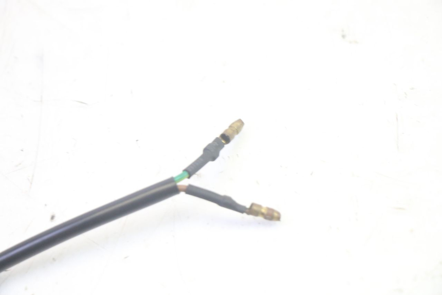 photo de CONTACTEUR FEU STOP DROIT YAMAHA NEOS NEO'S 4T 50 (2008 - 2016) - Gros plan technique