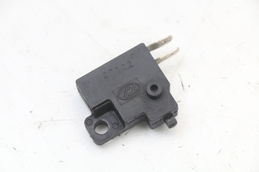 photo de CONTACTEUR FEU STOP DROIT MOTO GUZZI NORGE 8V GT 1200 (2011 - 2016) - Détail de la pièce