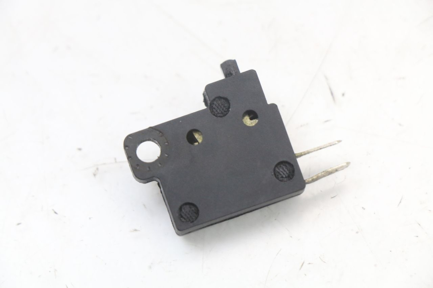 photo de CONTACTEUR FEU STOP DROIT MOTO GUZZI NORGE 8V GT 1200 (2011 - 2016) - Zoom état d’usage