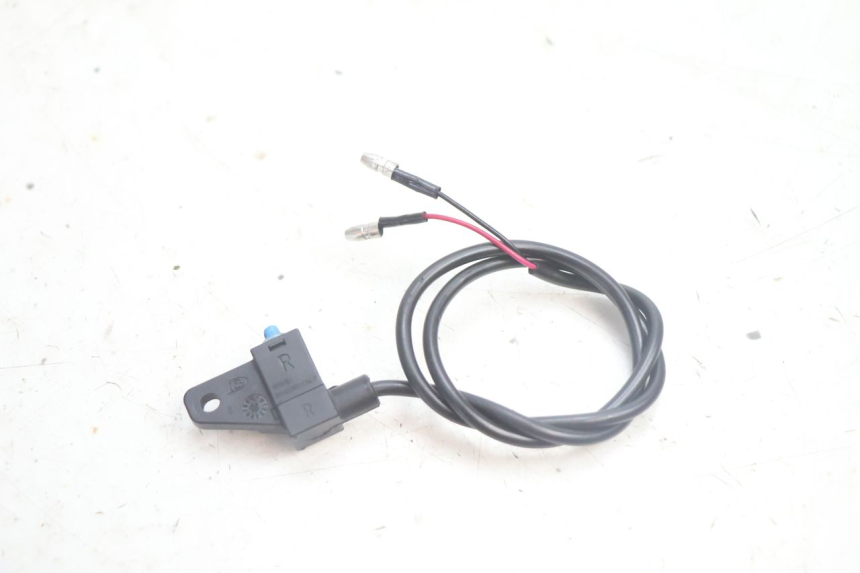 photo de CONTACTEUR FEU STOP DROIT JM MOTORS OLDIES 4T 50 (2020 - 2026) - Vue principale