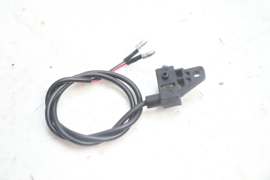 photo de CONTACTEUR FEU STOP DROIT JM MOTORS OLDIES 4T 50 (2020 - 2026) - Zoom état d’usage